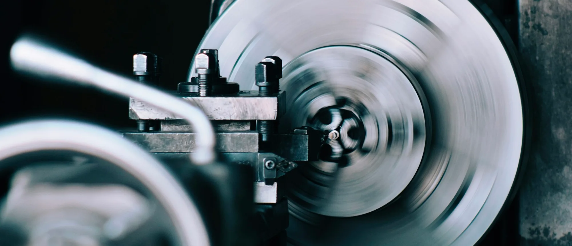 Facing a flange on the lathe